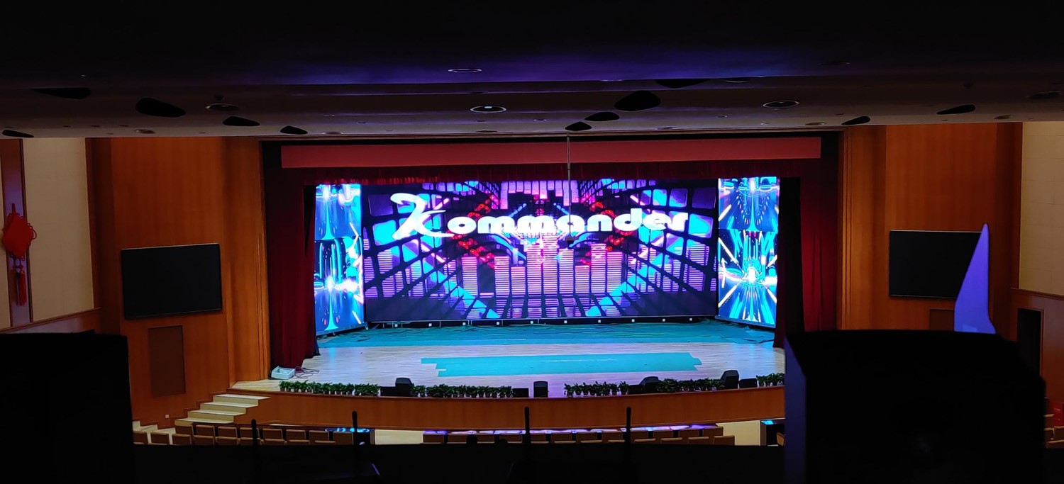 长春中日联谊医院演艺厅 P2.5 LED 屏节造系统项目